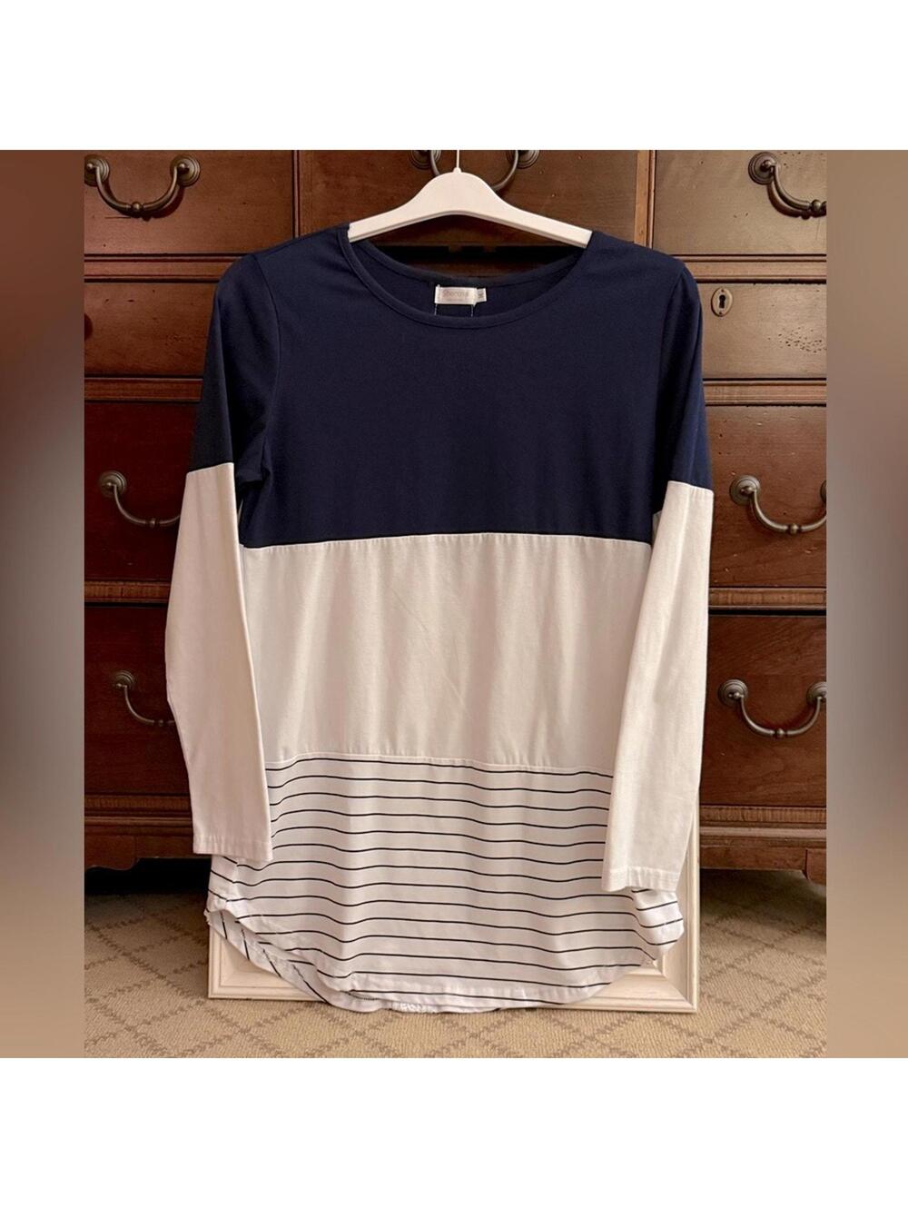 Sherosa Navy and white long sleeved tunic boho with lace detail M